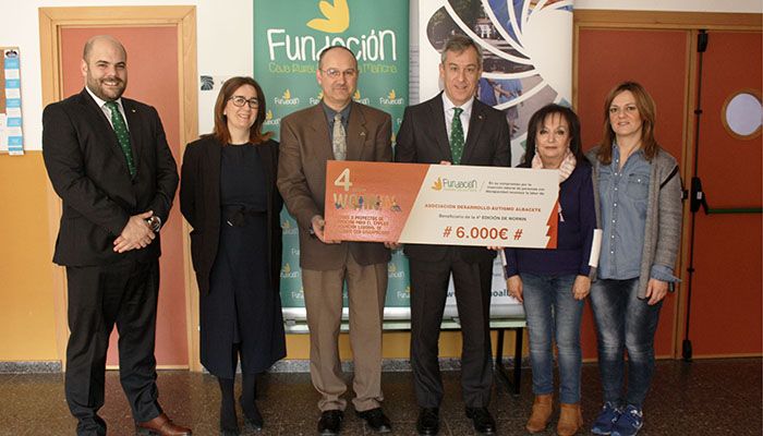 La Fundación Caja Rural Castilla-La Mancha entrega una ayuda ‘Workin’ de 6.000 euros a la Asociación Desarrollo Autismo Albacete