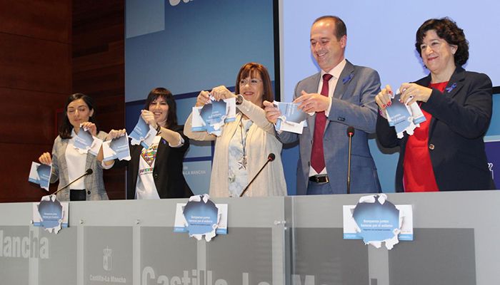 La Junta apuesta por la educación como herramienta para romper las barreras que se encuentran las personas con autismo