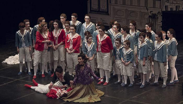 Más de 700 niños asisten a la ópera El Pequeño Deshollinador en el Auditorio