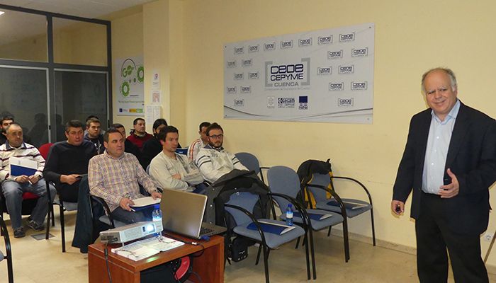 Unos treinta profesionales participan en Cuenca en la jornada técnica para talleres sobre aceite de caja de cambios