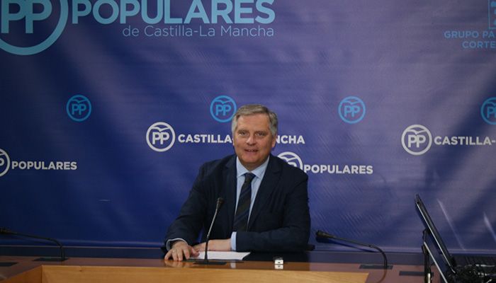 Cañizares denuncia que Page convierta a Castilla-La Mancha en la oficina de colocación del PSOE