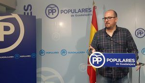Castillo “La política temeraria del PSOE dando la ‘patada en la puerta’ del colegio de Valdeluz traerá la quiebra del Ayuntamiento”