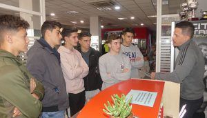 Cerca de veinte alumnos del Hervás y Panduro recorren distintas empresas de la mano de CEOE-Cepyme Cuenca