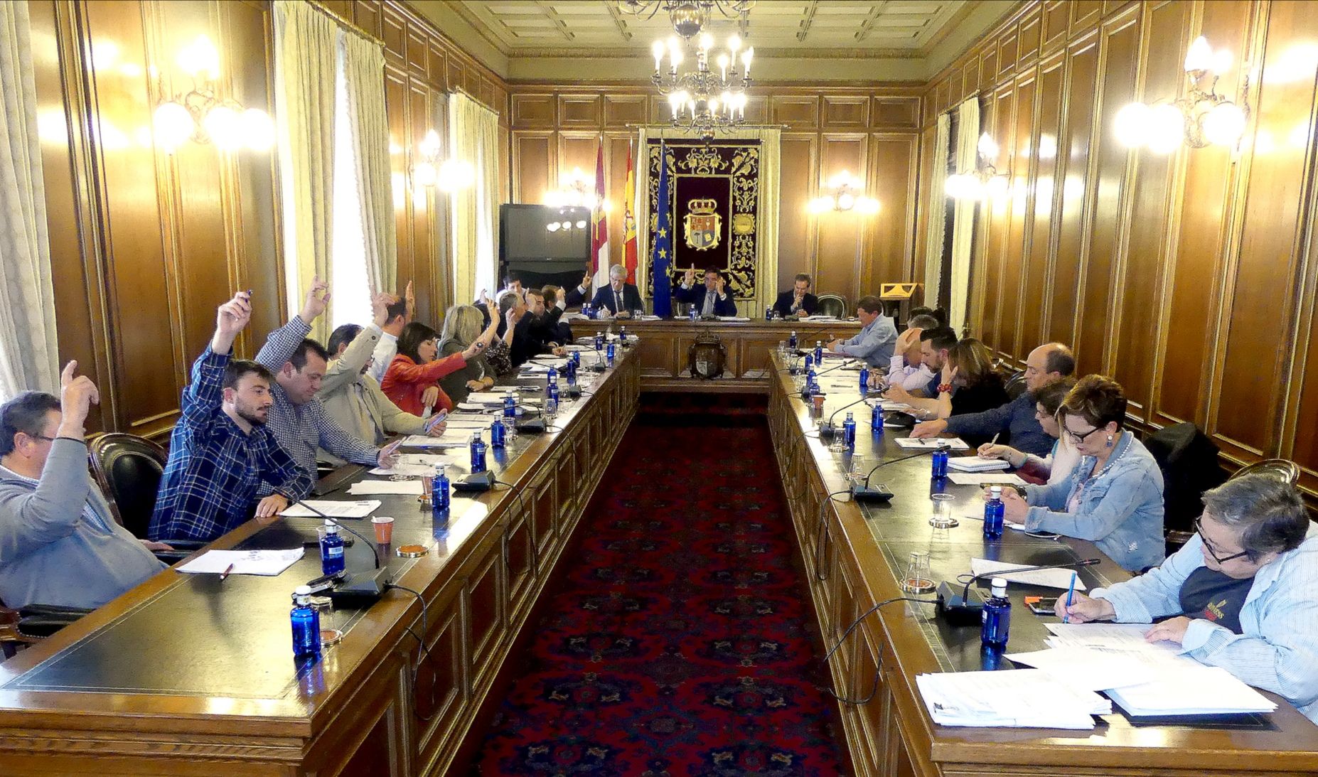 Diputación de Cuenca aprueba con el único apoyo del PP un paquete extraordinario de inversiones por valor de 21,4 millones 1 Diputación de Cuenca aprueba con el único apoyo del PP un paquete extraordinario de inversiones por valor de 21,4 millones