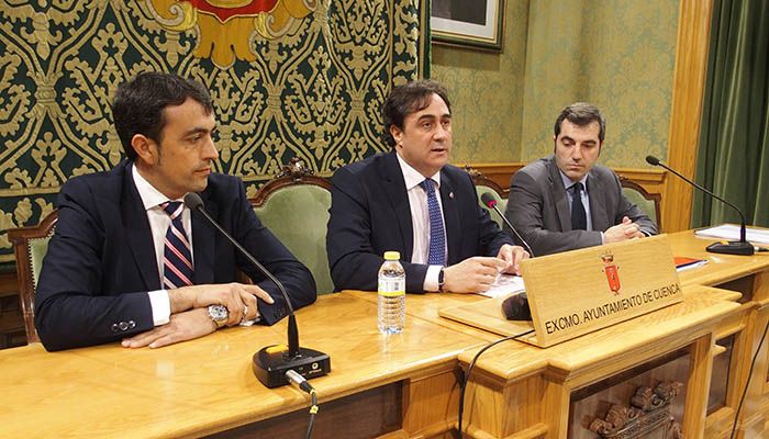 El Ayuntamiento de Cuenca firma el contrato público para la construcción del parking de la calle Astrana Marín