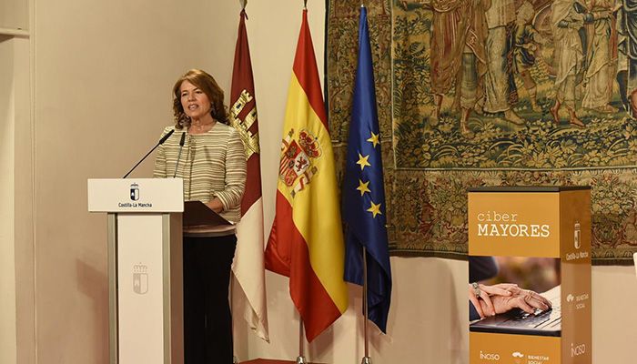 El Gobierno de Castilla-La Mancha amplía los centros de mayores con aulas de informática en el objetivo de eliminar la brecha digital