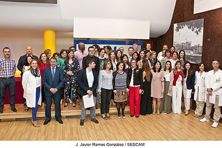 El Hospital acogió el acto oficial de entrega de certificaciones a los residentes que se han formado en los últimos años en el Área de Guadalajara