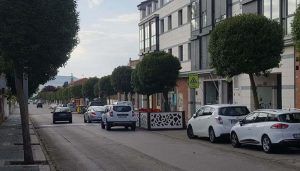 El Mercadillo de los viernes en Cabanillas se traslada a la calle Cuzco, y se impedirá la doble fila en Benalaque
