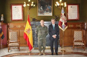 Eurocaja Rural realiza una visita institucional al Teniente General del CGTAD