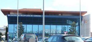 Fallece tras chocar el vehículo que conducía contra un muro frente al Centro de Recepción de Turistas en Cuenca