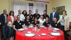 Gómez Buendía asiste a la clausura del curso de hostelería destinado a jóvenes y dentro del programa ‘Cuenca Avanza’
