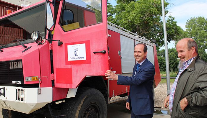 La Junta entrega dos autobombas a las mancomunidades de La Sierra y Campo-Mesa para la realización de labores de mantenimiento urbano