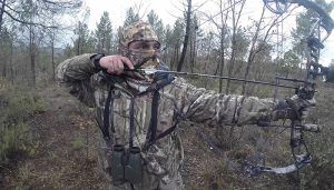 La RFEC presenta a la Intervención Central de Armas y Explosivos el ‘carnet de cazador arquero’