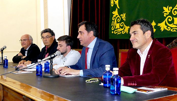 Las mejores recetas del Casco Antiguo de Cuenca explicadas por sus vecinos, reunidas en un libro presentado en ‘Cuenca Lee’