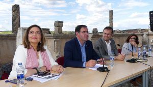 Literatura y patrimonio se dan la mano en Segóbriga con el encuentro del escritor Javier Sierra con lectores 2 Literatura y patrimonio se dan la mano en Segóbriga con el encuentro del escritor Javier Sierra con lectores