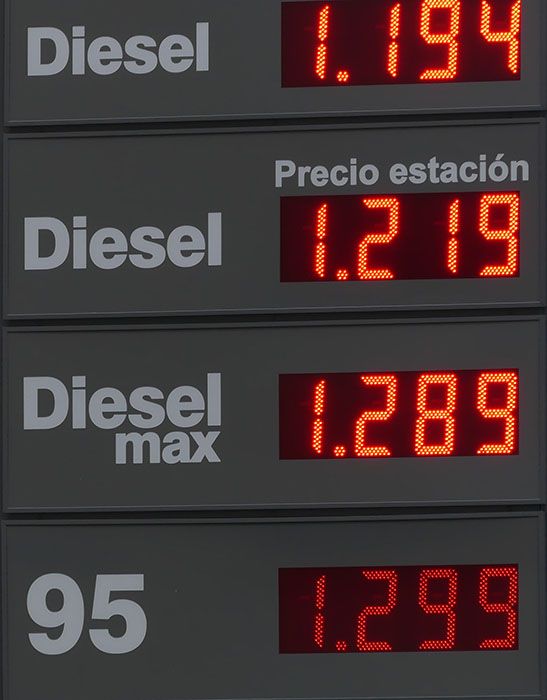 Los carburantes y el fin de las rebajas marcan la subida de precios en abril