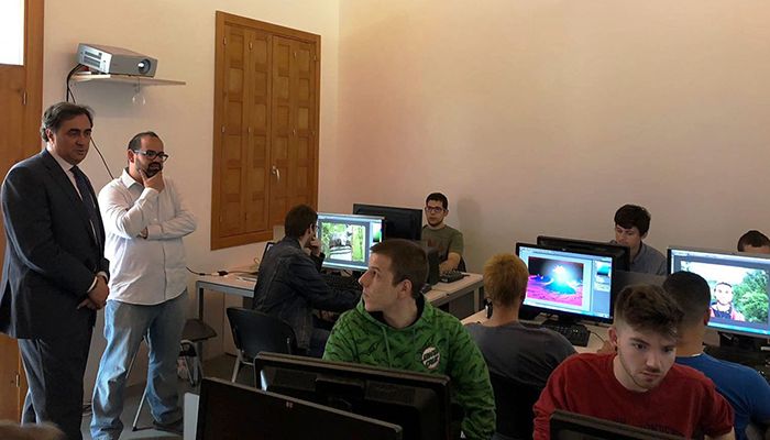 Mariscal visita a los alumnos del curso ‘Especialista en Realización y Producción Audivisual’