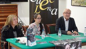 Mónica Villarejo plantea una “aventura de amistad” en su primera novela, ‘El castigo de un ángel’