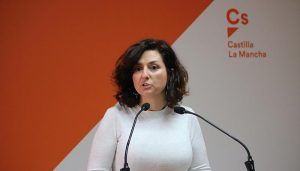 Orlena De Miguel “El bipartidismo ha reducido y congelado la inversión en formación permanente del profesorado de Castilla-La Mancha”