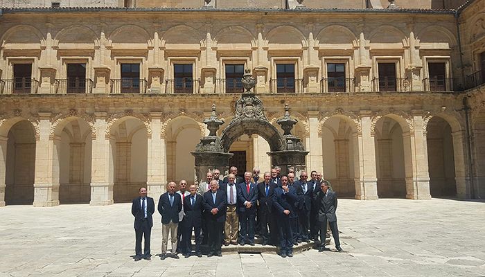 Prieto acompaña a la Real y Militar Orden de San Hermenegildo en la celebración de su Asamblea ordinaria en el Monasterio de Uclés