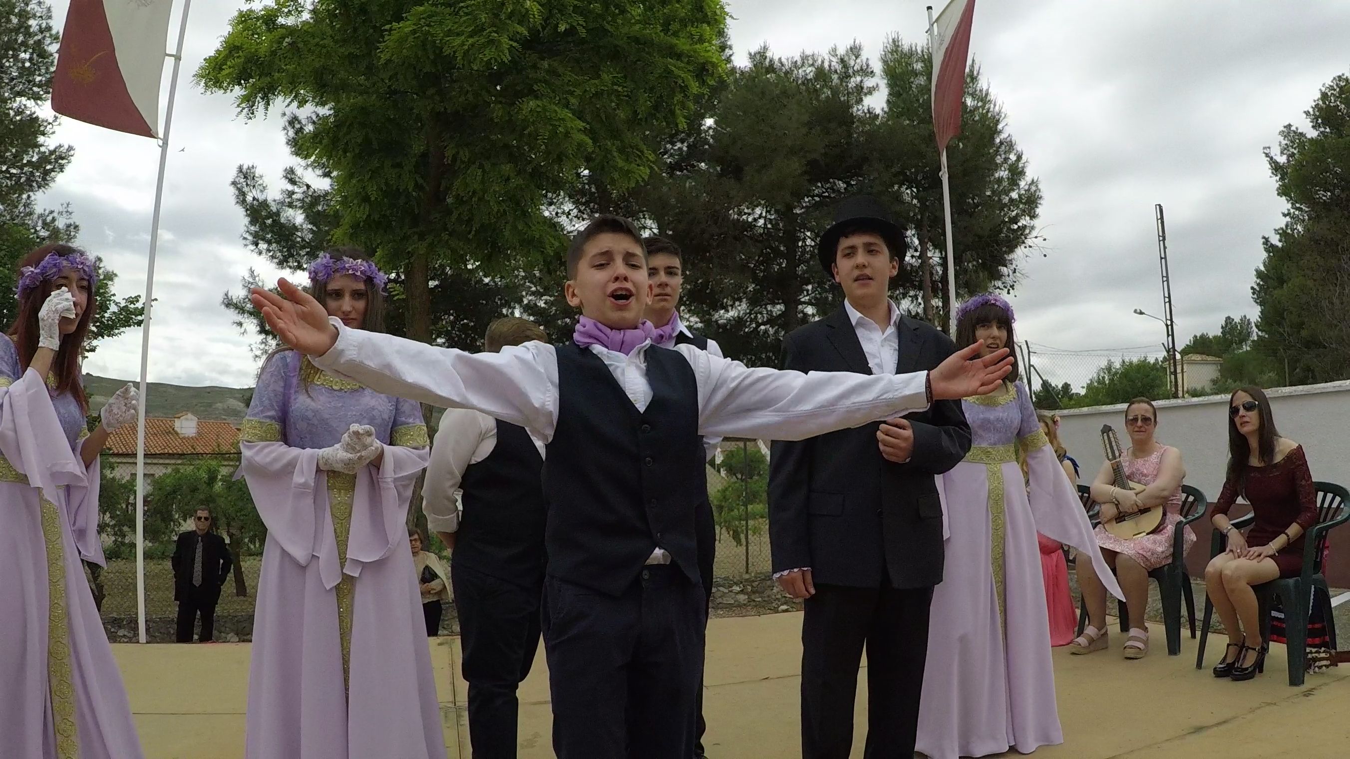 Huete. El final de la Loa de las Lilas pedía lija para dejar a cero más de una piel de gallina.