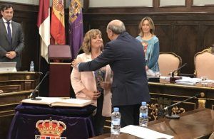 Toma posesión como diputada de Guadalajara y es expulsada de su grupo a los pocos minutos de debutar