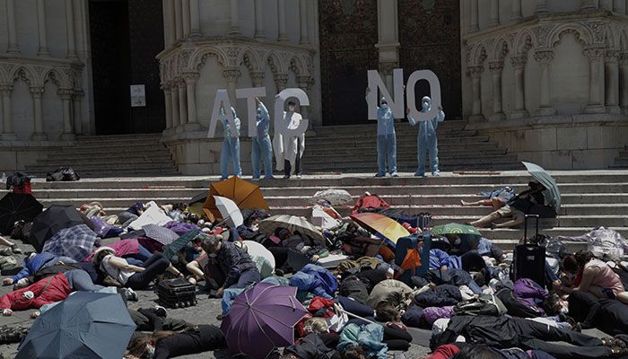 Cientos de evacuados “cinematográficos” piden en Cuenca un cambio en el modelo energético europeo