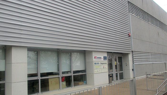 Comienzan las obras en el edificio propiedad de GICAMAN de la calle Laguna de Taravilla