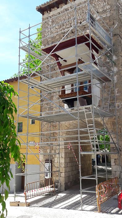 Comienzan los trabajos para rehabilitar la hornacina del Arco de la Guía de Brihuega