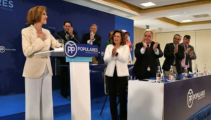 Cospedal sí se atreve y opta a presidir el PP Quiero aunar experiencia y juventud, solvencia e ilusión, y abrir los brazos a la sociedad civil