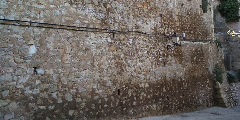 Cs Cuenca hace responsable al equipo de Gobierno de cualquier accidente que pudiera provocar las filtraciones del muro del Jardín de los Poetas