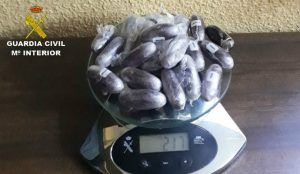 Detienen a tres personas en un control rutinario en Guadalajara por tráfico de drogas