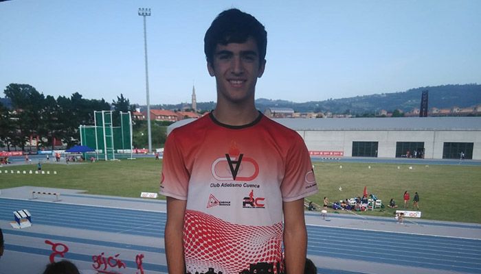 El atleta conquense Carlos Viñas se consolida en la élite Nacional sub18