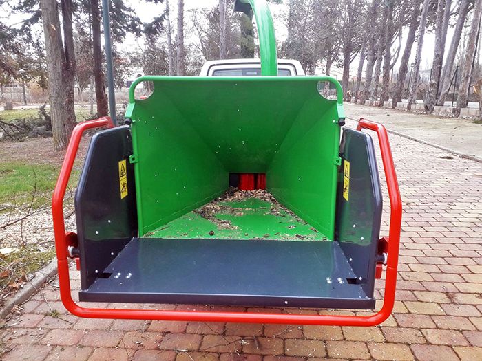 El Ayuntamiento de Buendía adquiere una biotrituradora gracias a una ayuda LEADER gestionada por CEDER Alcarria Conquense