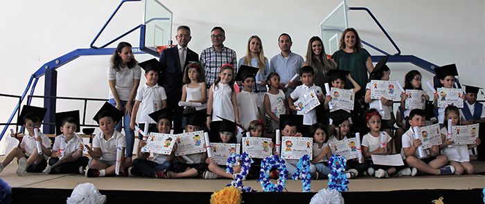 El colegio público de Yebes y Valdeluz hace historia con la primera graduación de Infantil y Primaria 1 El colegio público de Yebes y Valdeluz hace historia con la primera graduación de Infantil y Primaria