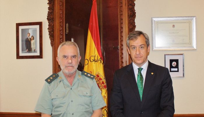El presidente de Eurocaja Rural visita al Jefe de la Comandancia de la Guardia Civil de Alicante
