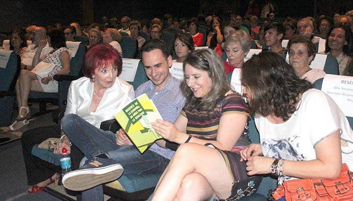Emotivo homenaje a la Asociación de Mujeres de Cabanillas “Quizá no estemos ya, pero el día que acabe la desigualdad será por asociaciones como la nuestra”