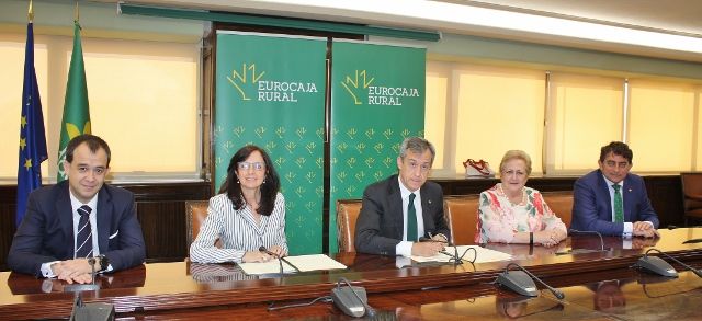 Eurocaja Rural habilita 60 millones de euros a los farmacéuticos toledanos para respaldar su actividad