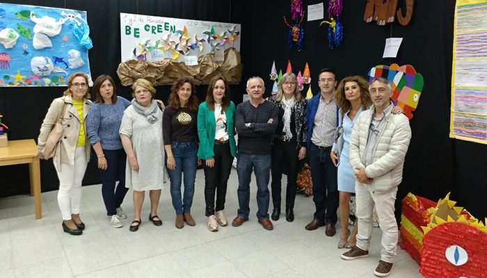 La Biblioteca “Fermín Caballero” acoge una exposición del alumnado de los colegios que integran el proyecto “Cuatro Tizas”