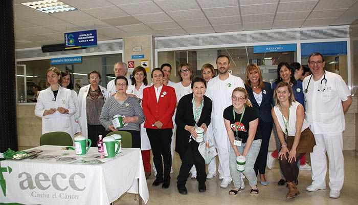 La Gerencia del Área Integrada de Cuenca se suma al minuto de apoyo para las personas enfermas de cáncer organizado por la AECC