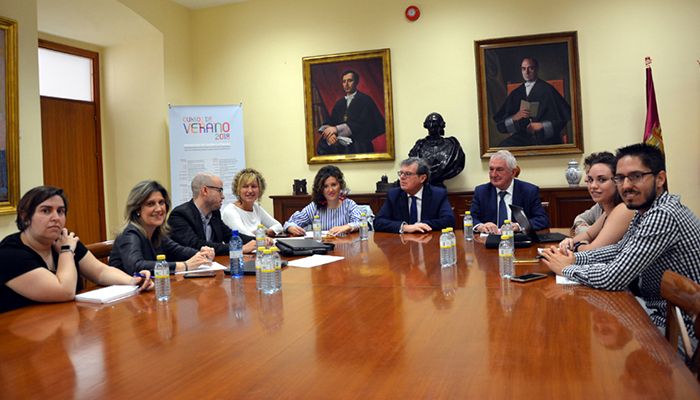 La UCLM comienza a trabajar en su proyecto para incentivar los hábitos saludables entre su personal y los estudiantes