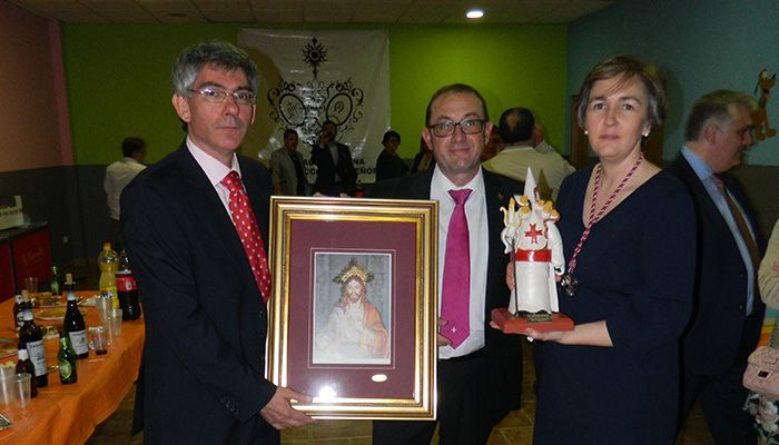 La V. H. de la Santa Cena de Cuenca, madrina del nuevo paso de la Sagrada Cena de Mota del Cuervo 1 La V. H. de la Santa Cena de Cuenca, madrina del nuevo paso de la Sagrada Cena de Mota del Cuervo