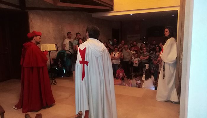 Los templarios volvieron a protagonizar las exitosas visitas nocturnas al castillo de Torija