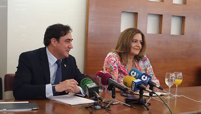 Mariscal presume de haber cambiado un Ayuntamiento en caída libre, a otro que planifica, genera inversiones y presta mejores servicios”