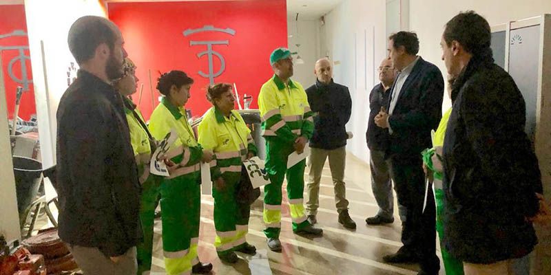 Mariscal visita los nuevos servicios de limpieza y recogida de residuos urbanos