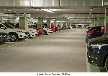 Normalidad en el primer día de funcionamiento del aparcamiento cubierto del Hospital de Guadalajara