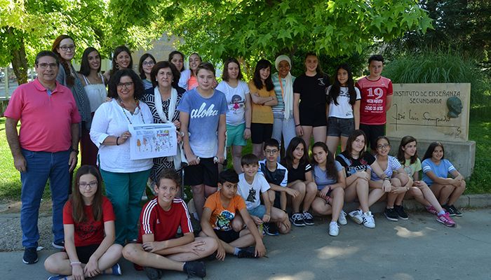 Premio al alumnado del IES José Luis Sampedro por su participación en una campaña contra el consumo de tabaco