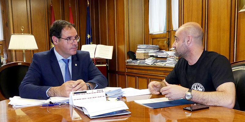 Prieto muestra su satisfacción por la puesta en marcha de la vía ferrata de Fuertescusa