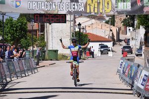 Xavi Calaf y Carla Fernández arrasan en el X Trofeo MTB Villa de los Obispos de Villaescusa de Haro