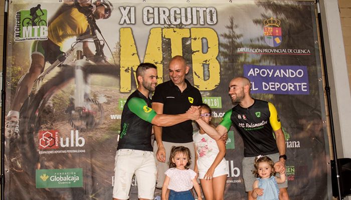 Xavier Calaf y Carla Fernández fueron los primeros en cruzar la meta de la VIII Carrera de MTB de Casasimarro